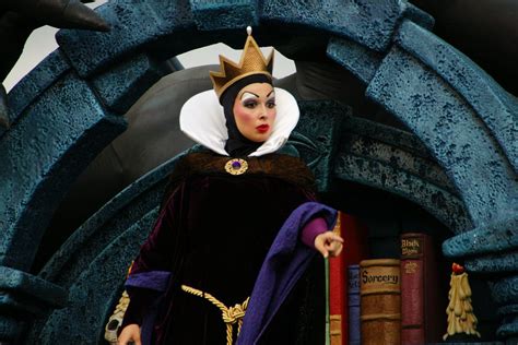 Walt Disney World Parade Evil Queen | by Mike Fairbanks Disney World Parade, Disney World Trip ...