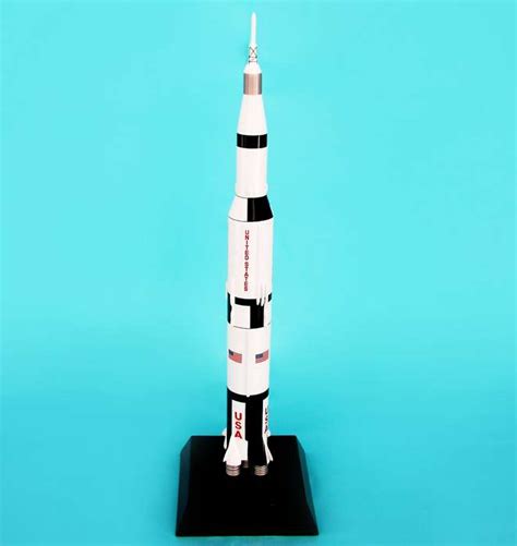 Car Design News: saturn 5 rocket model