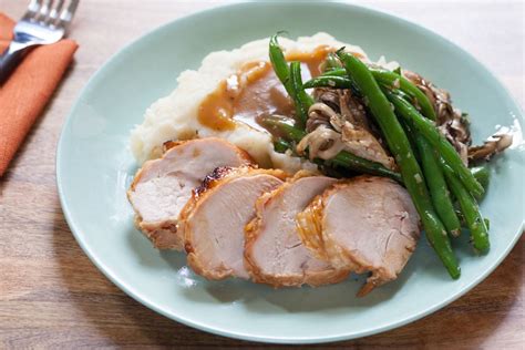 Recipe: Maple-Glazed Turkey Breast with Mashed Potatoes, Green Beans ...