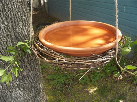 Comfy Cuisine- Home Recipes from Family & Friends: Easy Grapevine Wreath Birdbath