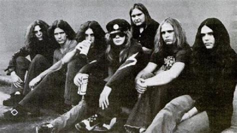 Disturbing Details About The Lynyrd Skynyrd Plane Crash