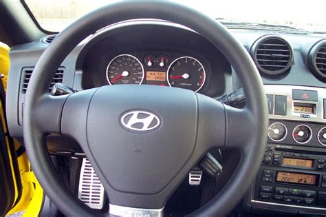 HYUNDAI TIBURON - Review and photos