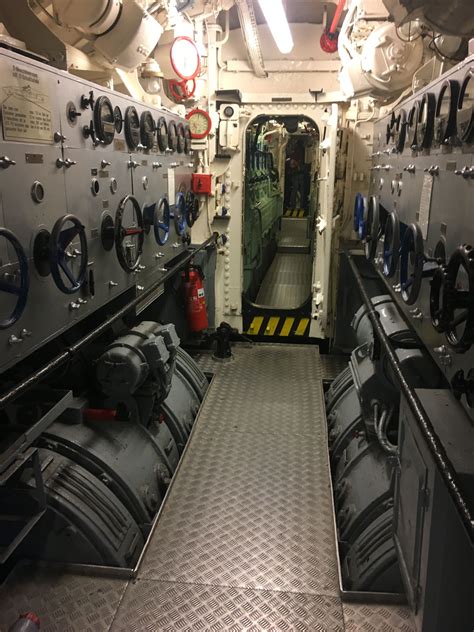 Inside submarine | Flugzeugträger, Uboot, Kriegsmarine