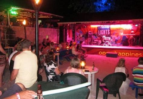 Barbados Nightlife: Here's How to Experience It | TravelTips.org