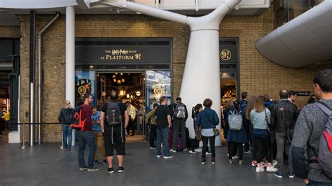 Harry Potter Shop at Platform 9 3/4 - London Attractions - ConnollyCove