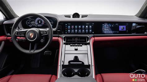 Porsche shows 2024 Panamera interior | Car News | Auto123