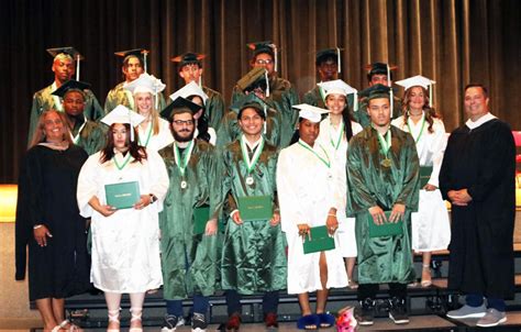 Longwood High School Celebrates August Graduates | News Details