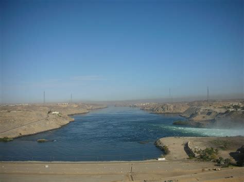 WOMEN TRAVELLING ALONE: Aswan Dam and Lake Nasser