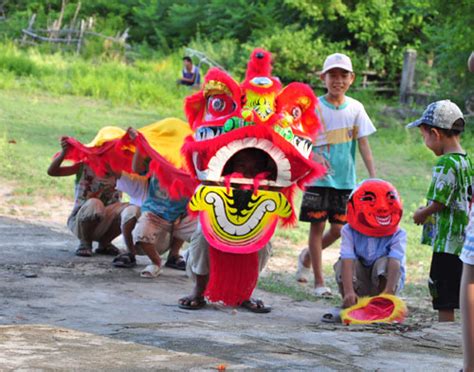 children-lion-dance - The Christina's Blog