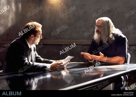 NICOLAS CAGE y SEAN CONNERY en LA ROCA, 1996 (THE ROCK), dirigida por MICHAEL BAY. Copyright ...