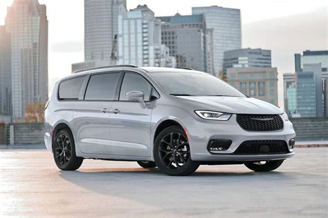 2023 Chrysler Pacifica News and Information