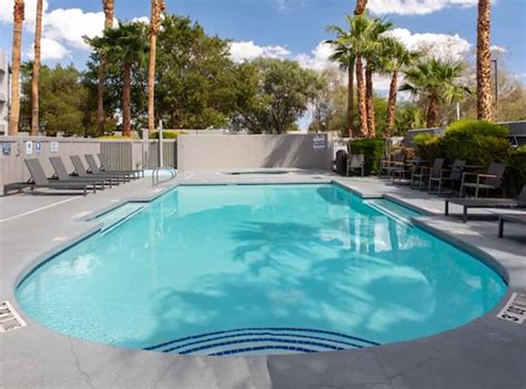 The Pool at Hampton Inn and Suites Las Vegas Summerlin: Hours-Season-Information - Midlife Miles