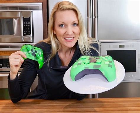 Minecraft XBOX Controller Cake | Recipe in 2022 | Xbox cake, Xbox controller, Xbox