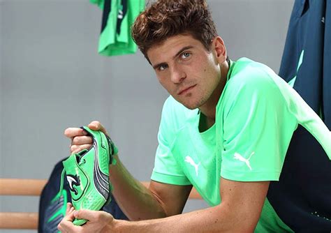 Top Football Players: Mario Gomez Profile and Pictures/images 2012