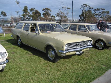 File:Holden Kingswood HT Wagon.jpg - Wikimedia Commons