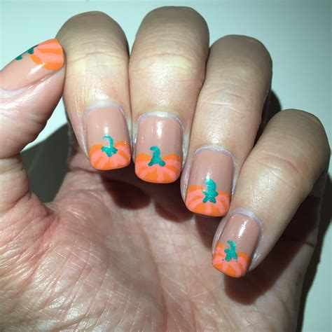 Pumpkin Halloween Nails - Cindy's Cute Corner