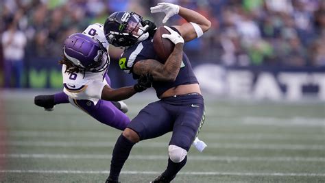 Jaxon Smith-Njigba, Ohio State WR, makes NFL debut with Seahawks