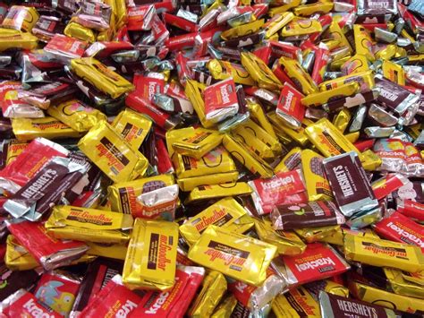 U.S. Senate's "Candy Desk" Attracts Media Attention | Vending Market Watch