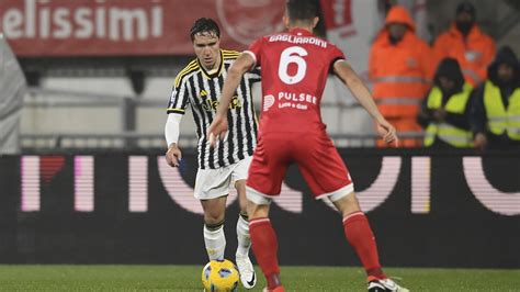 Juventus goes top after scoring late to beat Monza 2-1 in dramatic Italian league encounter | AP ...