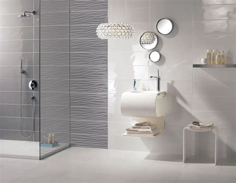 Carrelage mural gris design salle de bains Flavia | Espace Aubade | Salle de bain design ...