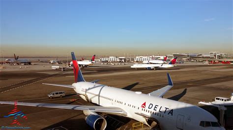 Delta Sky Club NYC New York City T4 JFK Review Renes Points blog (10 ...