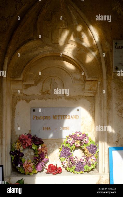 Jarnac (central-western France): Grand'Maisons cemetery, tomb of ...