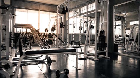 How to Get Your Gym Membership Fees Back During the Coronavirus Shutdown | Lifehacker