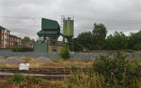 Conveyor belt © N Chadwick cc-by-sa/2.0 :: Geograph Britain and Ireland