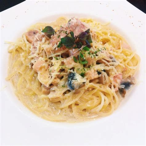 Creamy mushroom chicken spaghetti. | Creamy mushroom chicken, Mushroom ...