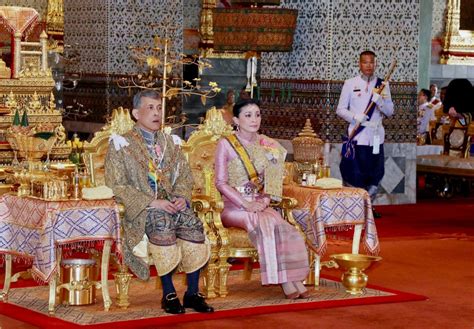 Thailand's King Maha Vajiralongkorn officially crowned in elaborate ...