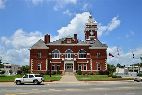 Monroe County Courthouse in Forsyth, Georgia - Georgia Politics, Campaigns and Elections - GaPundit