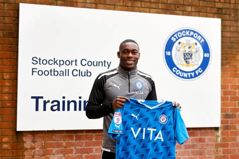 Club agree terms for striker Olaofe - Stockport County