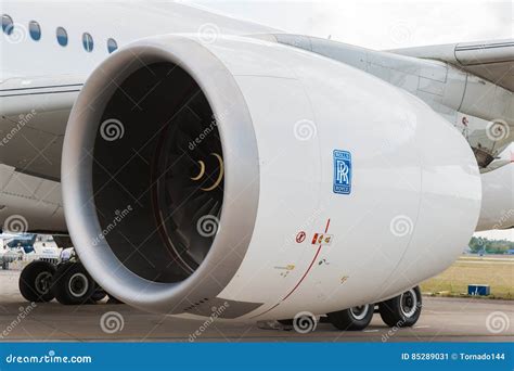 Rolls Royce Engine of Airbus A350-900 Passenger Airliner Editorial Photo - Image of mechanics ...