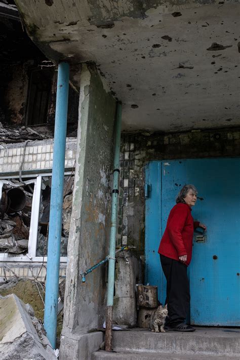 Avdiivka, Ukraine, Is a Ghost Town. But Some Refuse to Leave. - The New ...