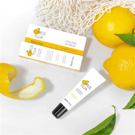 Бальзам для губ с экстрактом юдзу FarmStay Citrus Yuja Vitalizing Lip Balm купить в интернет ...