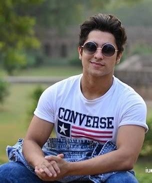 Harsh Beniwal : Biography, wiki, age, height, instagram, vines,music video