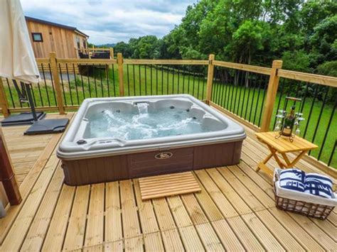 Beech Lodge, Shropshire - Shropshire - England : Hot Tub Getaways, Hot ...