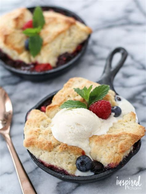 The 57 Most Delish Skillet Desserts | Cast iron skillet dessert recipe ...