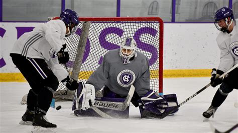 Holy Cross hockey heads to Canisius, for shot at NCAA tourney berth