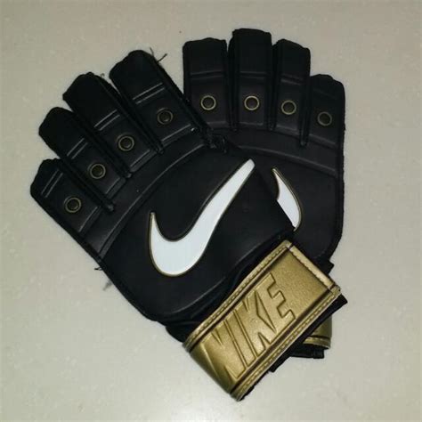 Nike Soccer Goalie Gloves, Sports Equipment, Sports & Games, Racket ...