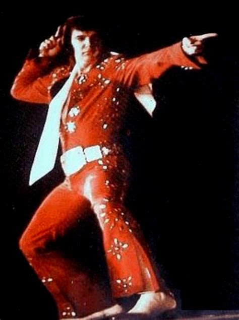 ELVIS LIVE ON STAGE IN 1972 | Elvis presley pictures, Elvis presley images, Elvis