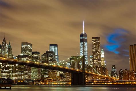 [フリー写真] 夜のブルックリン橋とニューヨークの街並みでアハ体験 - GAHAG | 著作権フリー写真・イラスト素材集