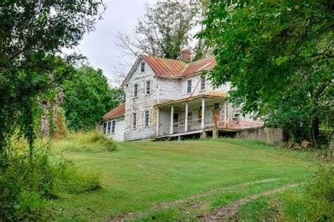 Please, Won't Someone Fix Up This Gorgeous Maryland Farmhouse?