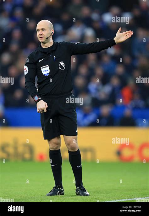 Referee Anthony Taylor Stock Photo - Alamy