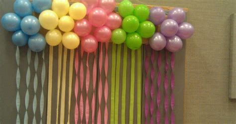 Recipes from Stephanie: Balloon Cluster Decoration with Streamers