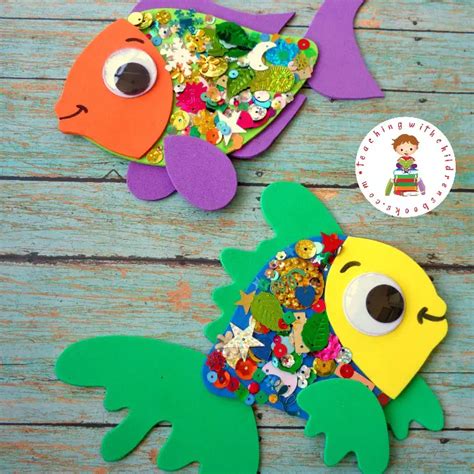 A Simple Rainbow Fish Craft for Kids (with Free Template)