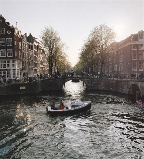 Unique Experience in a magical city - Canal View Stay Amsterdam