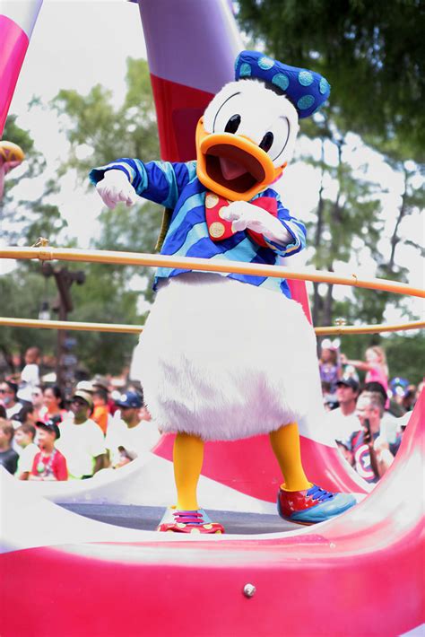Donald Duck | Donald Duck in Festival of Fantasy Parade at M… | Flickr