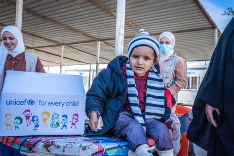 UNICEF Iraq - يونيسف العراق on Twitter: "A warm hat. A warm coat. A warm smile. Thank you for ...
