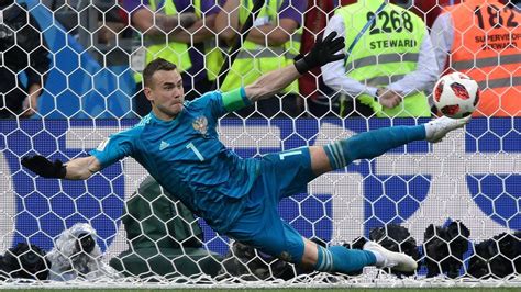 World Cup 2018: Igor Akinfeev penalty save video, reaction, Russia beat ...